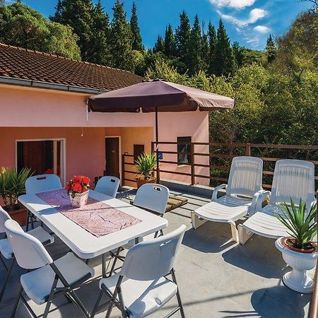 Holiday Home Paul บลัตเซ ภายนอก รูปภาพ